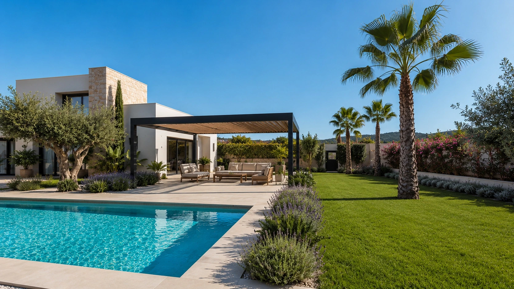 Terraza exterior con pérgola y zona lounge en villa mediterránea